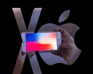 Apple сповільнює темпи виробництва смартфонів цього року