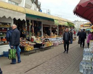 "Зробили українців бідними і загнали в борги" - економіст