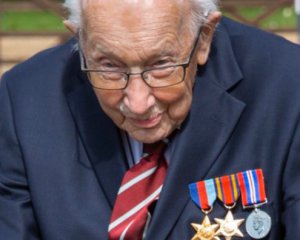 Ветеран Другої світової війни Том Мур очолив британський музичний чарт