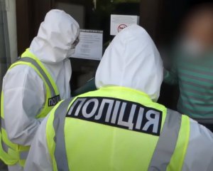 Поліція прийшла з перевіркою в ресторан &quot;слуги&quot;