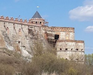 В древней крепости восстановили мост и крышу башни