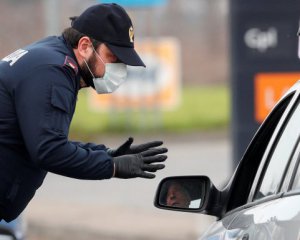 Похоронне бюро зберігало десятки трупів у вантажівках через брак місця - ЗМІ