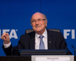 ФІФА вимагає від Швейцарії продовжити переслідувати Блаттера