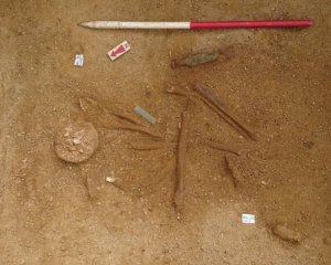 Копита і кинджал - розкопали поховання вождя