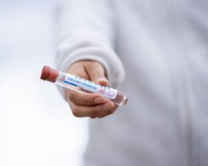 Розробник ліків проти Covid-19 помер після тестування винаходу