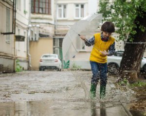 Похолодання, град та сніг – синоптики налякали киян невтішним прогнозом