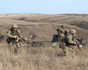 На Донбассе боевики ранили украинского воина и получили достойный отпор