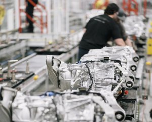 "Можете меня наказать": Маск запускает работу своего автомобильного завода