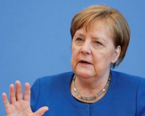 Меркель продолжит улучшать отношения с РФ несмотря на атаки хакеров