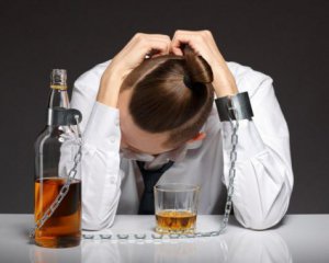 Не коронавирусом единым: в России увеличилась смертность от алкоголизма