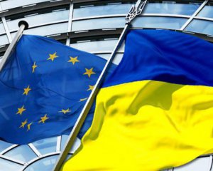 ЄС похвалив Україну після ухвалення &quot;антиколомойського&quot; закону. Кажуть про фінансову допомогу