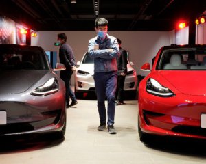 Автомобілі Tesla мають впасти в ціні