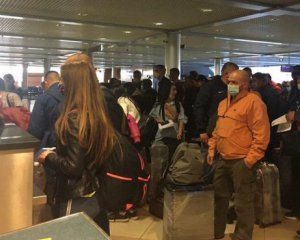 З початку пандемії з різних країн евакуювали понад 230 тисяч українців - МЗС