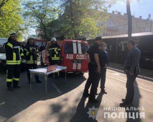 Із обваленого будинку в Одесі відселять усіх мешканців