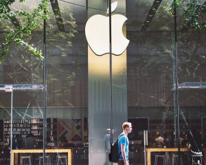 Apple запідозрили у співпраці з Росією і Китаєм