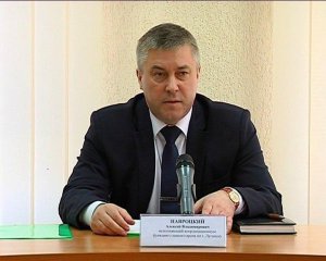 Від коронавірусу помер головлікар, який контактував із десятками медиків