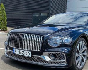 В Украине появился люксовый Bentley Flying Spur 2020
