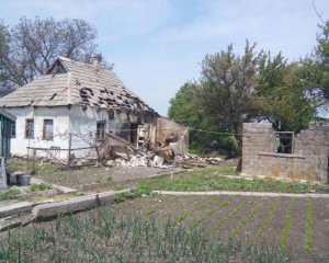 Боевики обстреляли дома мирных жителей на Донбассе