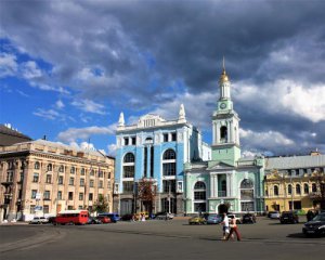 Суд скасував пішохідну зону на столичній площі