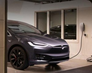 Електромобілі Tesla можуть ділитися енергією