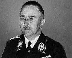 Один з лідерів нацистів випив отруту