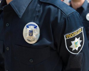 Возле офиса Медведчука задержали 19 активистов