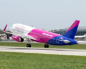 Лоукостер Wizz Air перенес дату возобновления украинских рейсов
