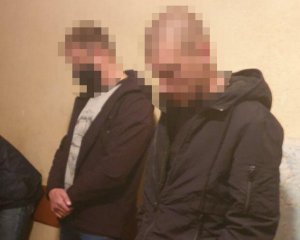 Угрожали закопать в лесу: полицейские издевались над женщиной, чтобы закрыть &quot;глухарь&quot;