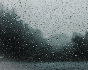Дожди продолжаются: синоптик разочаровала прогнозом