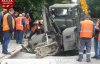 У Києві трактор ремонтників провалився під землю