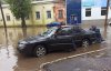 В Одесі сильна злива затопила вулиці та зупинила транспорт