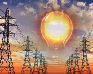 Приватна компанія обвалює ціни на електроенергію: в НКРЕКП розповіли про вжиті заходи