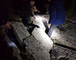 Ребенок погиб под завалами кирпича