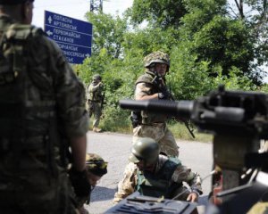 На фронте работает вражеский снайпер, ранен украинский защитник