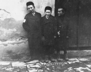 В трех городах истребили еврев