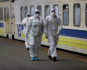 Укрзализныця приняла первый контейнерный поезд с Китая