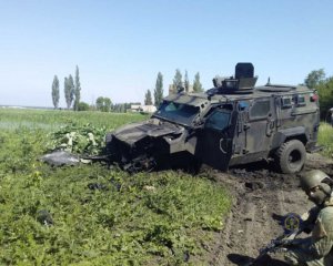 На Донбасі підірвався автомобіль з нацгвардійцями