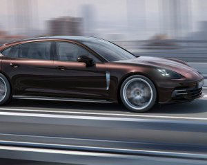 Водитель Porsche Panamera установил новый антирекорд на украинской трассе