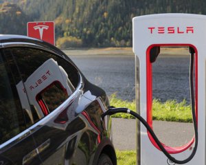 Стоимость акций Tesla рекордно выросла