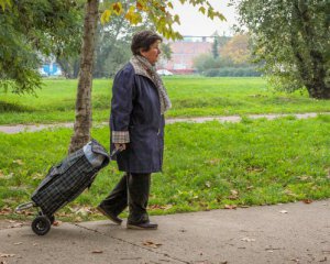 Пенсии жителям ОРДО можно выплачивать прямо на линии разграничения — Кириленко