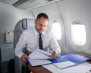 Резніков і Єрмак вирушили на переговори в "нормандському форматі"