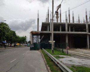 В Киеве разобрались с ТРЦ, который строили на дороге