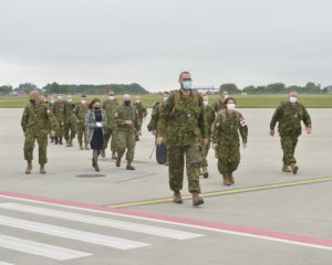 В Україну прибули 90 канадських військових інструкторів