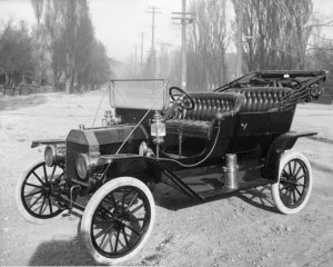 Больше сотни лет на рынке – в США основали Ford Motor