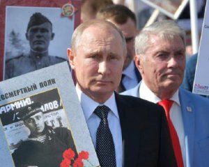 Окупанти скасували парад Перемоги в Криму