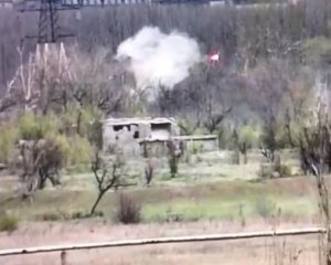 Коли набрид російський снайпер: з&#039;явилося відео влучного пострілу по ворожій позиції