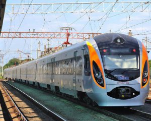 Укрзалізниця призначила додаткові потяги на вихідні