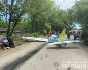 Неподалік Одеського аеропорту розбився літак: перші подробиці