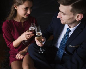 Які теми не слід порушувати на першому побаченні