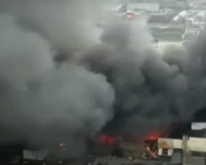 В Москве произошел масштабный пожар на заводе: видео
